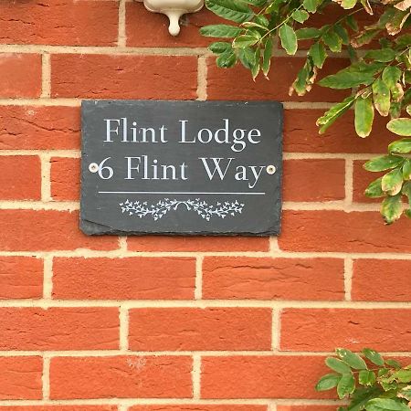Flint Lodge Peacehaven Exterior foto