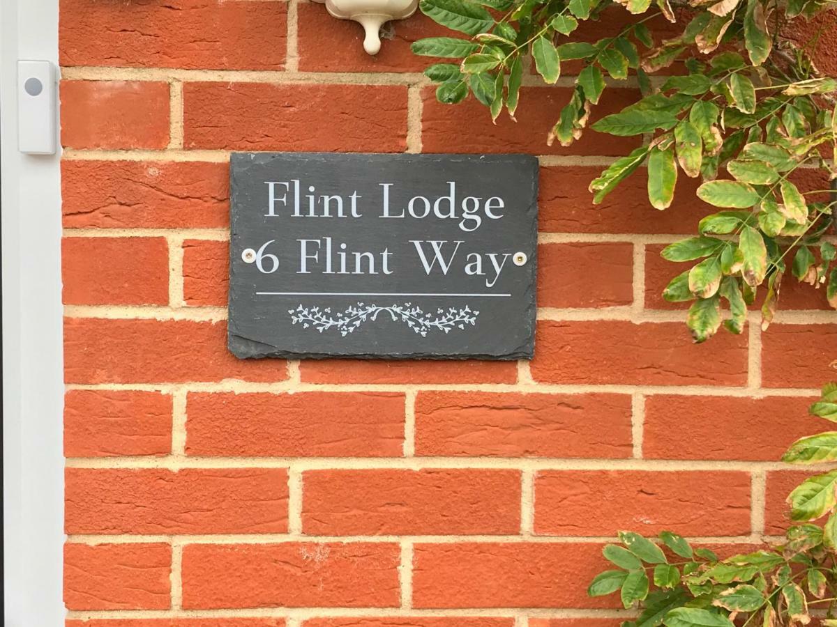 Flint Lodge Peacehaven Exterior foto